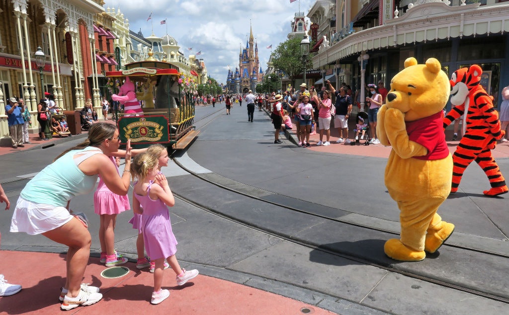 10-mom-tested-hacks-for-visiting-disney-world-with-kids